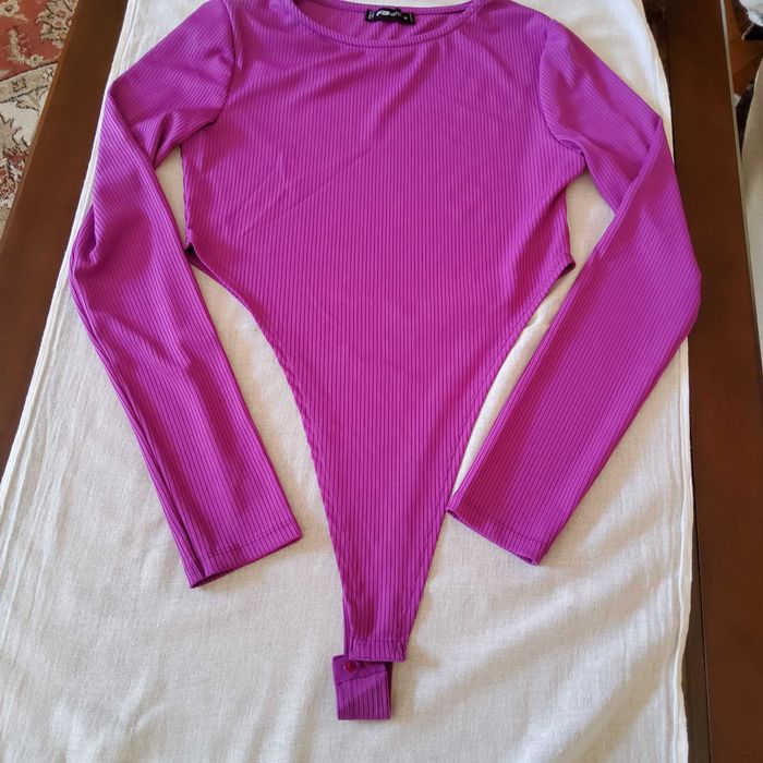 Продавам дамски блузи с къс и дълъг ръкав