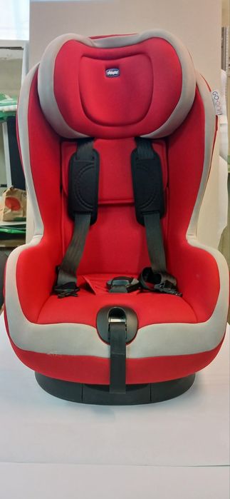Продавам детско столче Chicco go 1