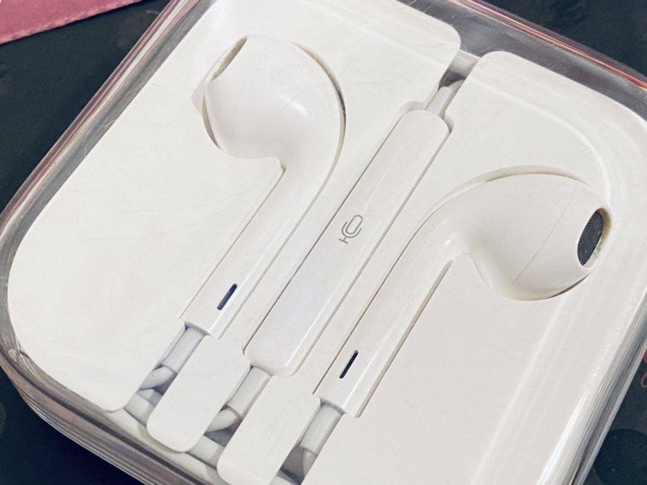 Casti originale Apple