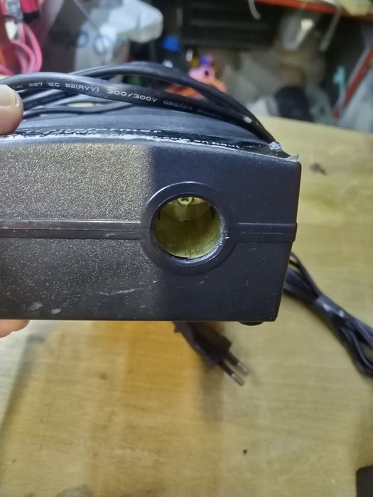 Захранващ кабел за хладилна чанта на 12 волта