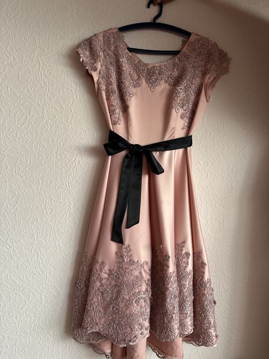 Платье вечернее