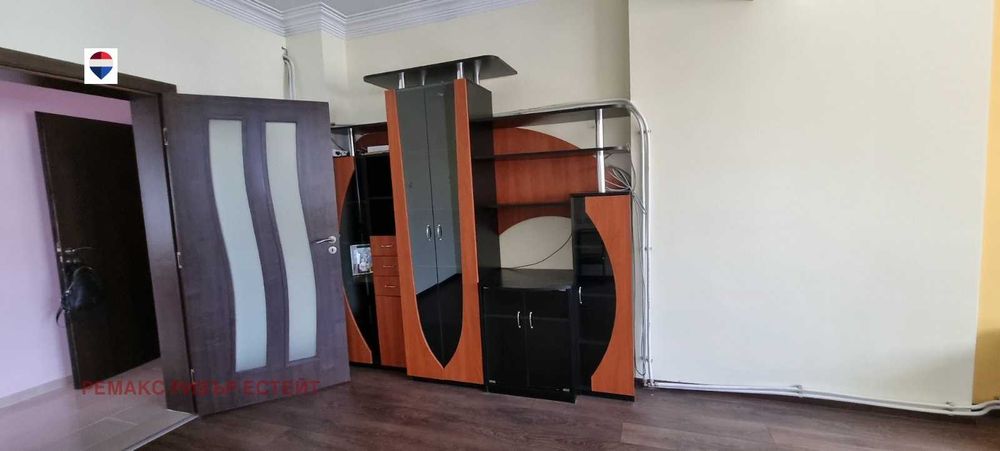 Продава се Тристаен апартамент в Русе, Център - 95 кв.м за 985 €/кв.м - Снимка #4