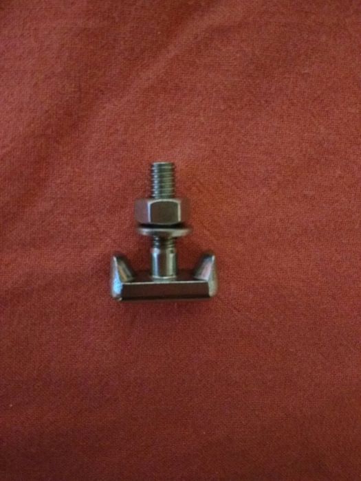 Т болт за клема за акумулатор на Шкода Фабиа II (2008)