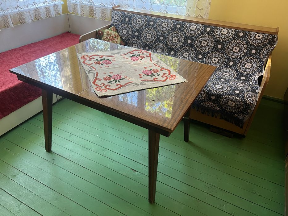 Гардероби,скринове,легла и нощни шкафчета безплатно