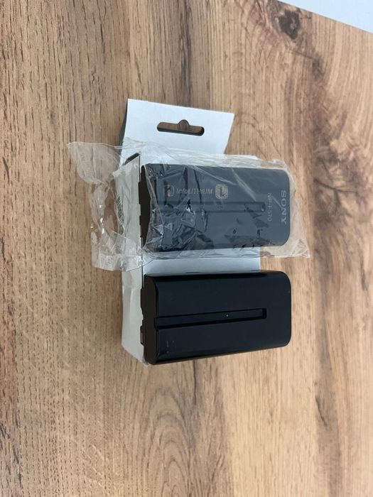 Продам видео камеру Sony
