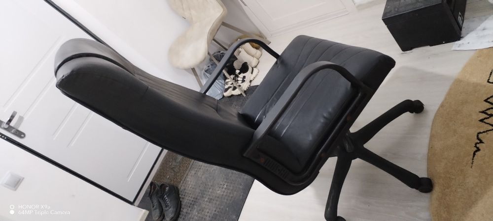 Кресло офисный в