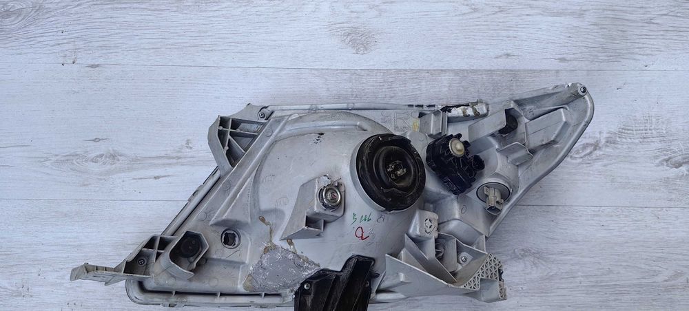 Фар за Toyota Hilux / Фар Тойота Хайлукс