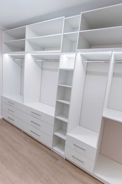 Мебели по поръчка