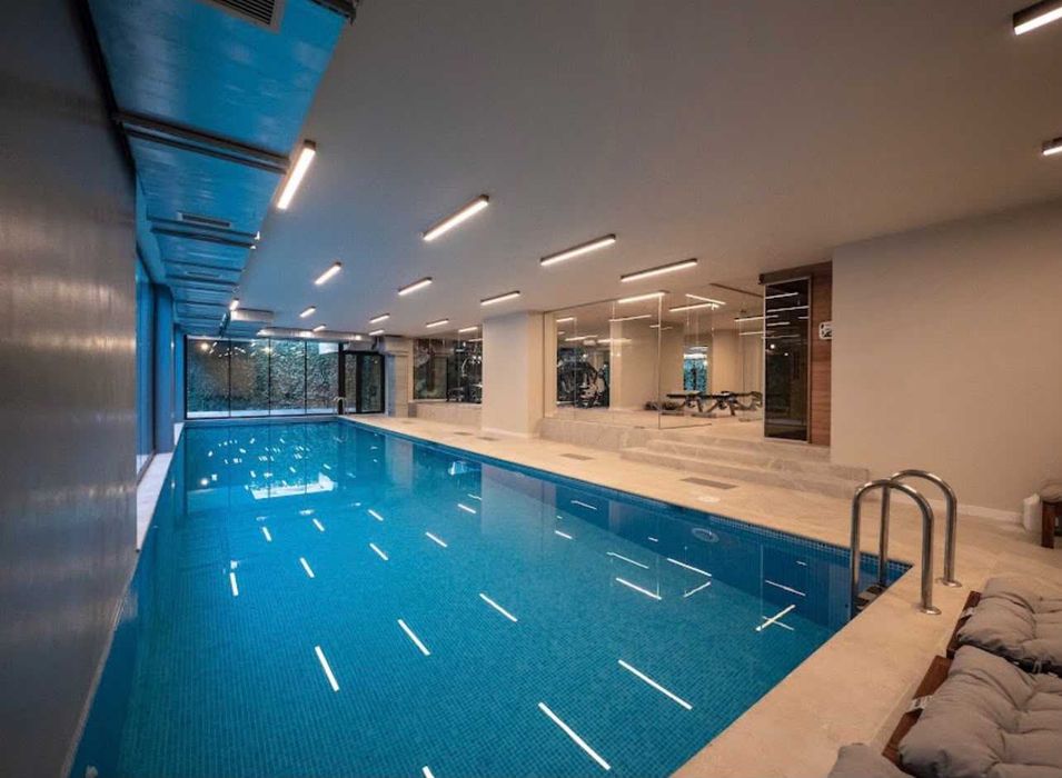 Direct proprietar, ofer spre vânzare un apartament Luxury de 2 camere 68 mp si PISCINA INTERIOARA , SAUNA SI SALA DE FITNES -IANCU NICOLAE PIPERA