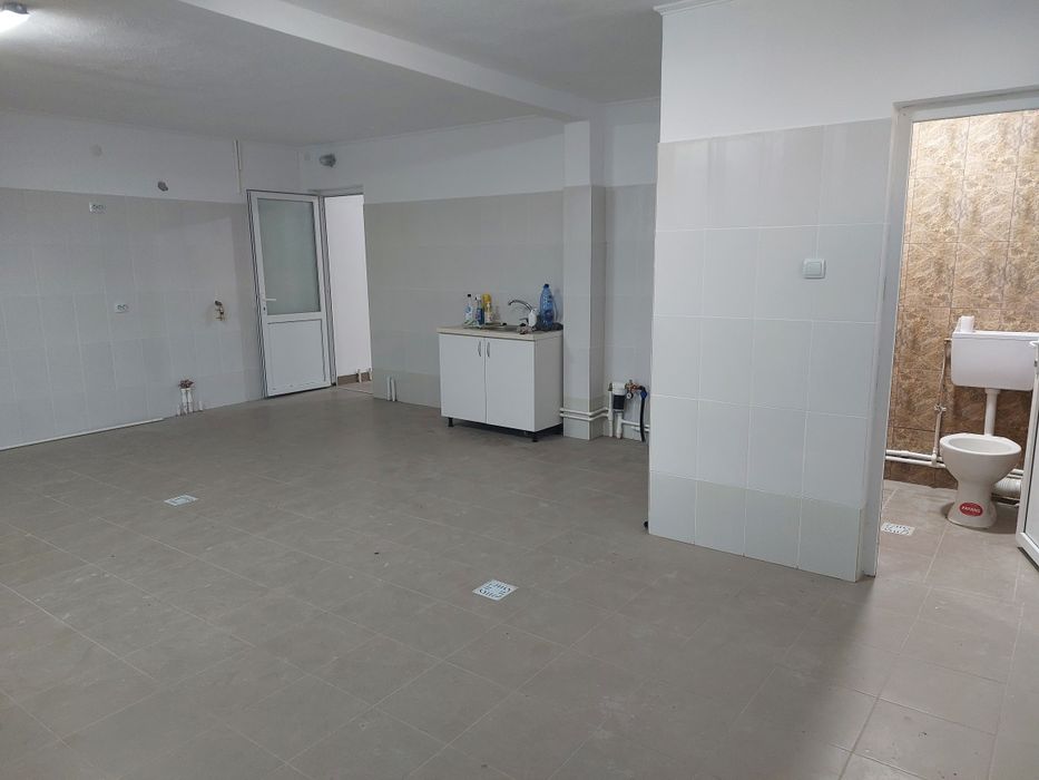 Spatiu comercial de închiriat
