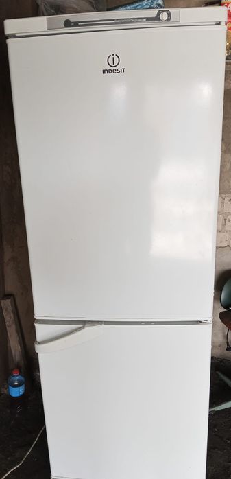 Продам холодильник