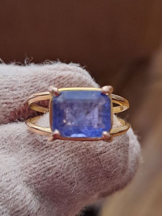 Inel aur 18 k cu  tanzanit