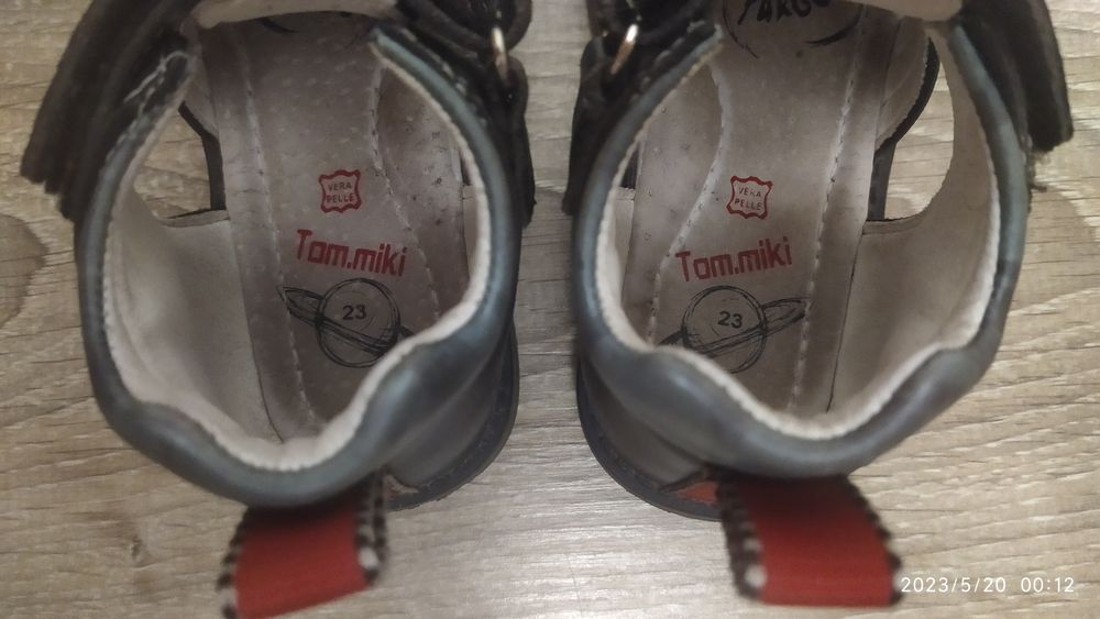 Продаю отличные сандалики на мальчика