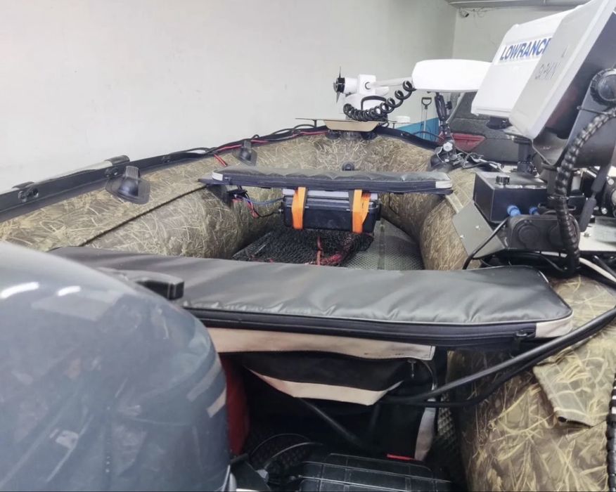 Лодка с мотором