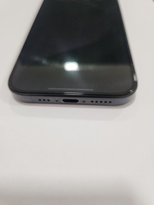 Iphone 15 pro qora 1 tb
