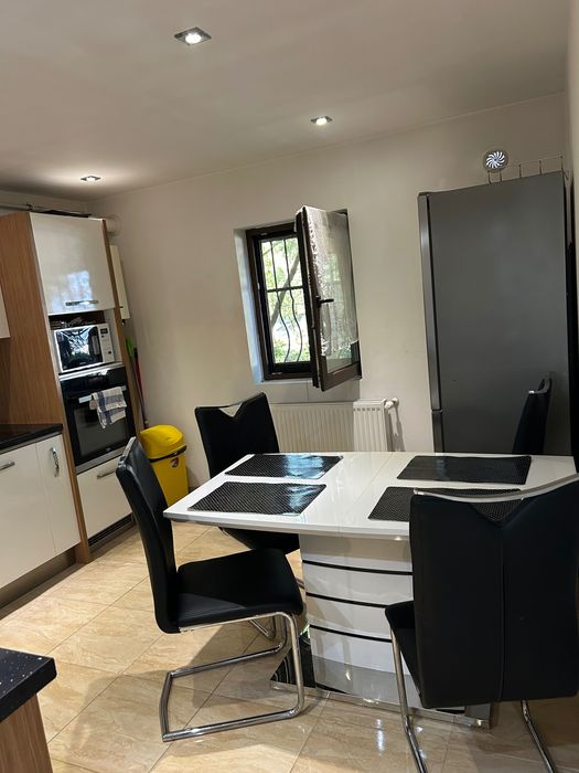 Apartament de închiriat 2 camere bucătărie.. Boulevard Regele Ferdinand
