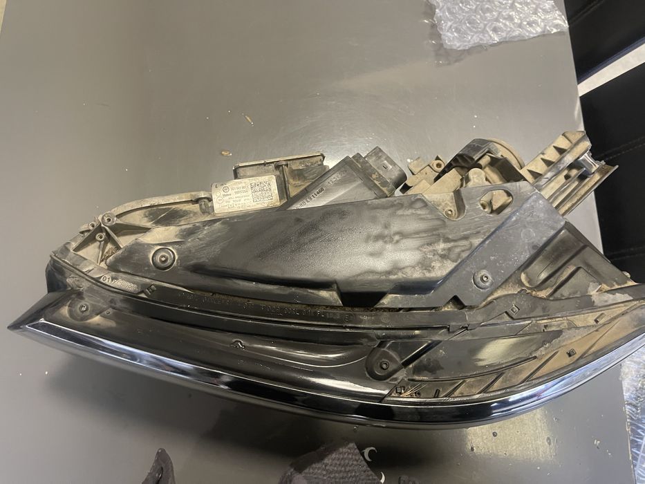 Ляв фар за Volkswagen Passat B8 Оригинален номер: 3G1 941 081 C