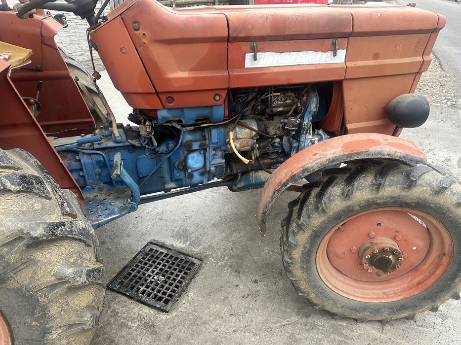 Tractor U445-DT