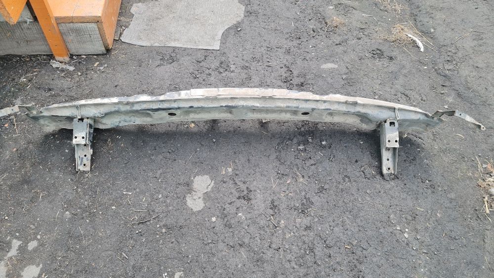 Продам усилитель бампера Santa fe