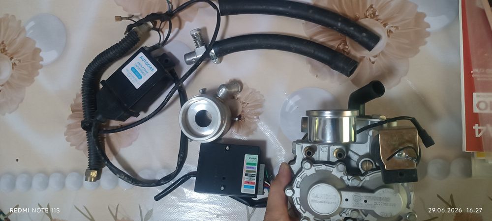 3-pakalenya metan uchun reduktor kamplekt narsalari bilan