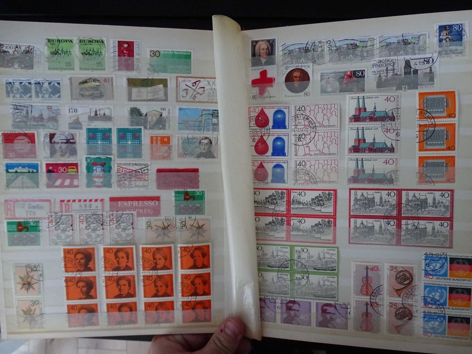 Germania Bund - Clasor cu timbre stampilate 1970-1990 (Lot 330)