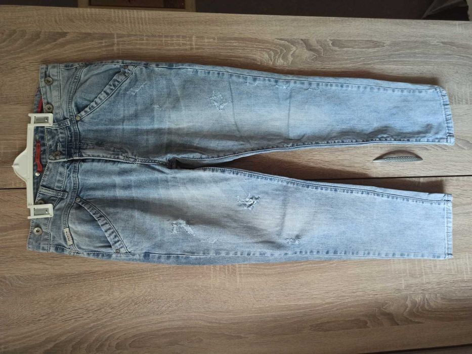 Модерни дънки слим фит