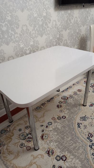 Продам стол очень хорошим состоянии