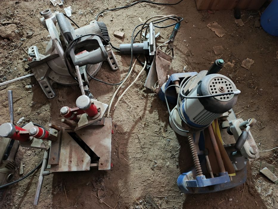 Генератор бензиновый, аппарат для пластика