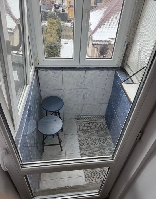 Închiriez garsoniera