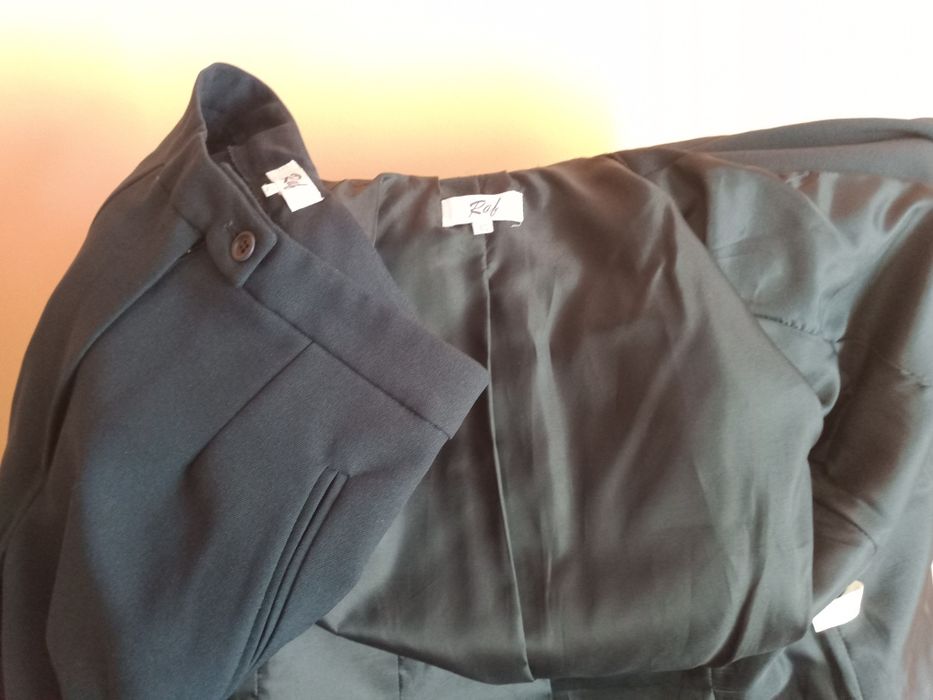 Costum elegant, nou, impecabil, sacou și pantaloni talia 40.