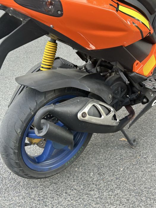 Скутер   Aprilia