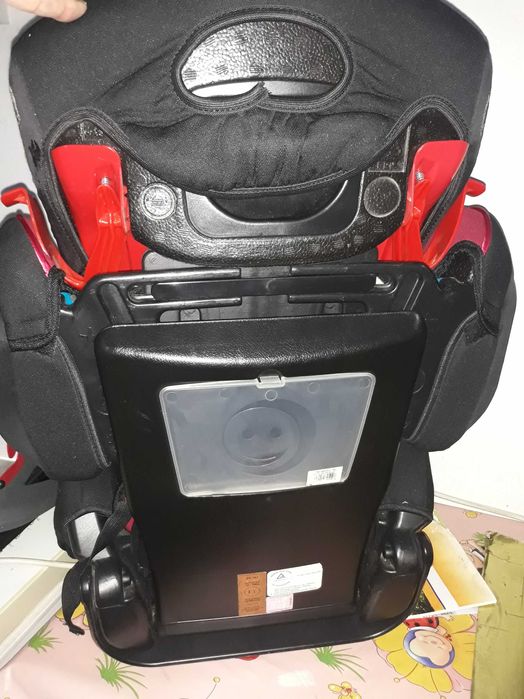 Детско столче за кола с удобна масичка