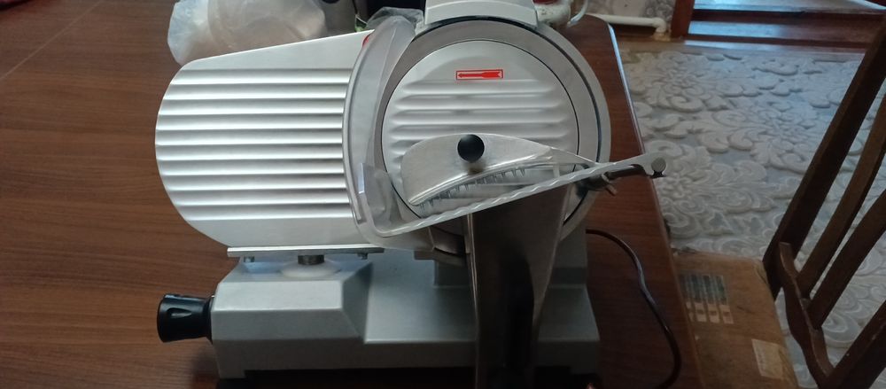 Гушт кесадиган аппарат