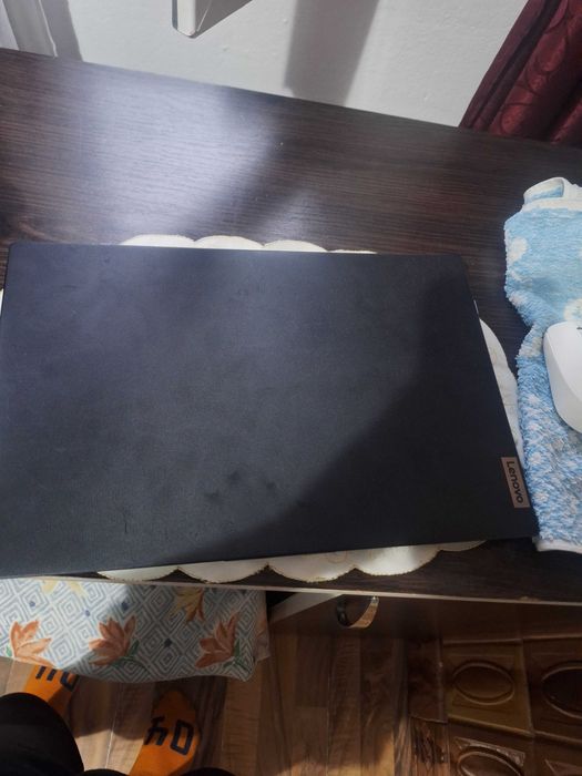 Laptop lenova G15 G4