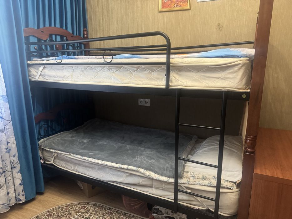 Кровать двухъярусная