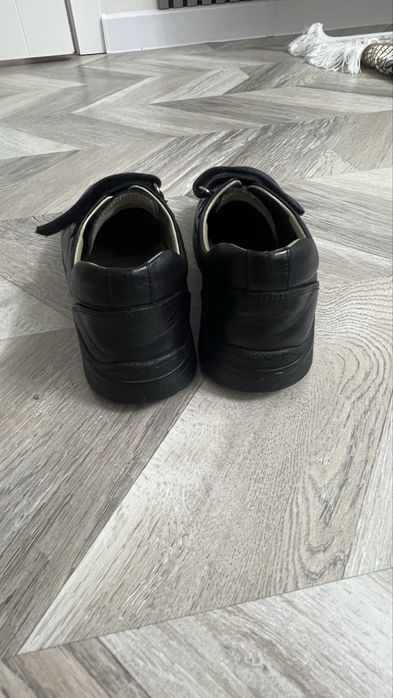 Продам туфли от тифлани для мальчика