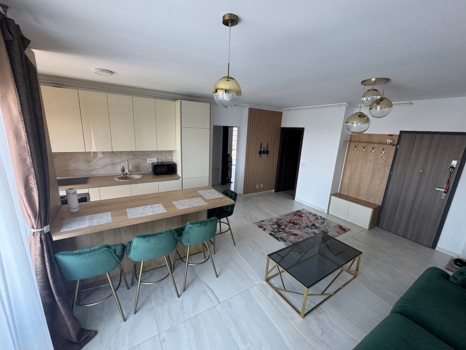 Proprietar inchiriez apartament cu 3 camere.