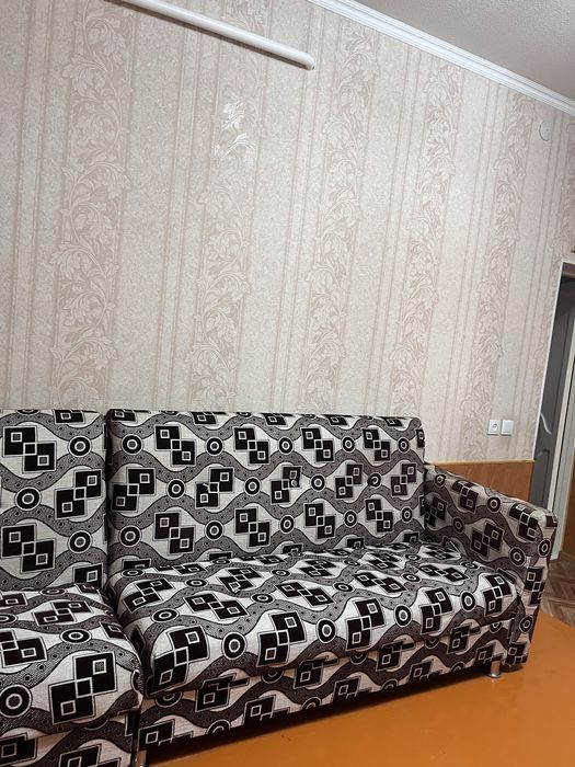 Срочно продаю диван