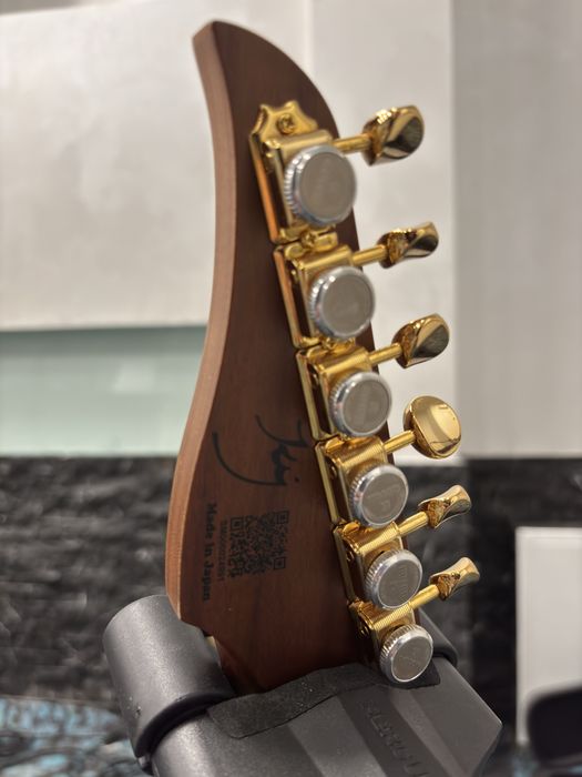 Chitara electrica Vola KJM