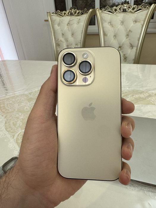 Iphone 14 pro Gold
