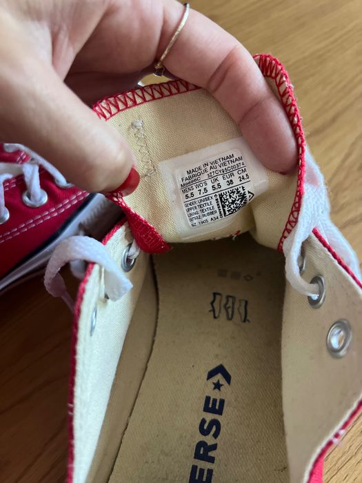 Червени кецове CONVERSE