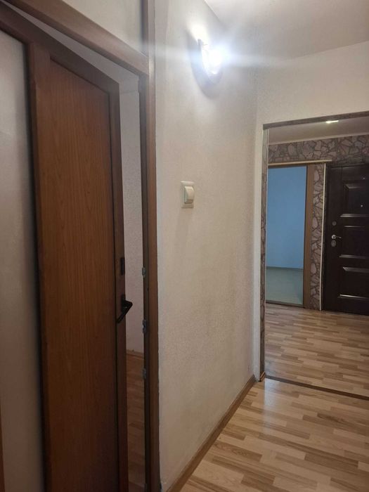 Apartament 3 camere, decomandat, Strada Savinesti, Etaj 1, Tg Jiu