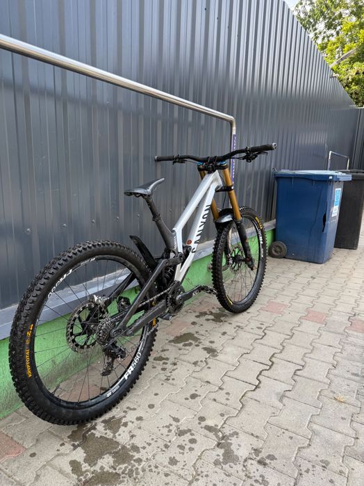 Bicicleta Downhill Canyon Sender cfr 2022 carbon mullet