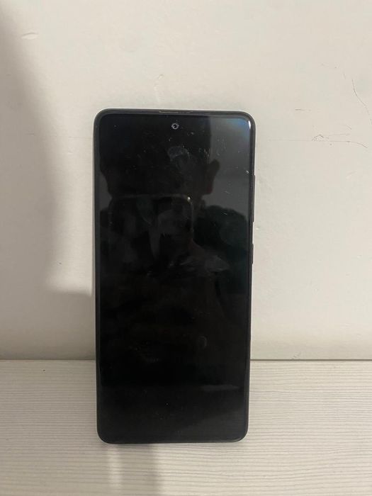 Продам телефон Samsung A51