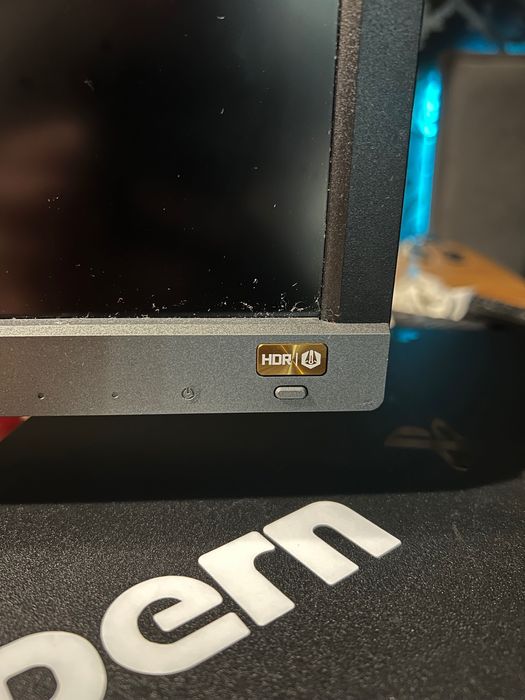 Ps4 Pro (пакет с монитор 27инч HDR Benq, джойстик и игри)