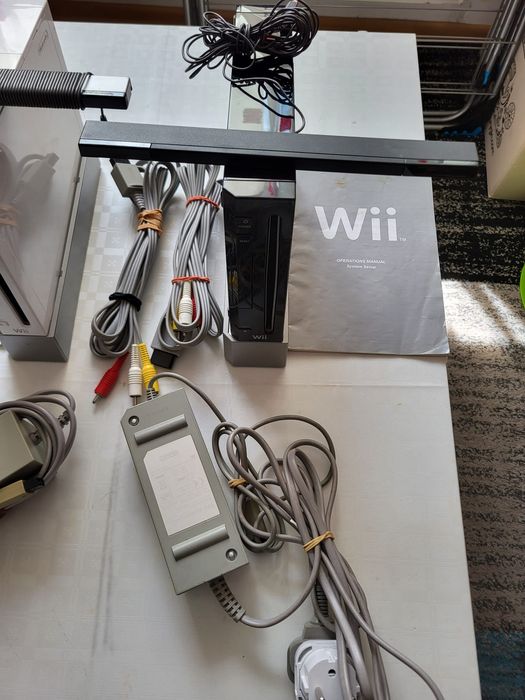CONSOLA Wii. Albă/ Neagră.