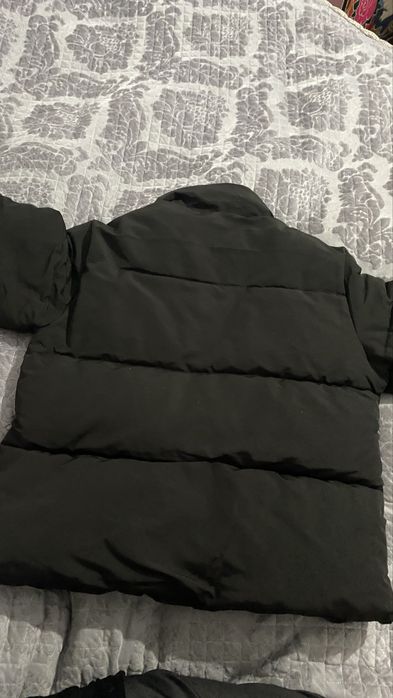 Срочно продам пуховик Canada Goose