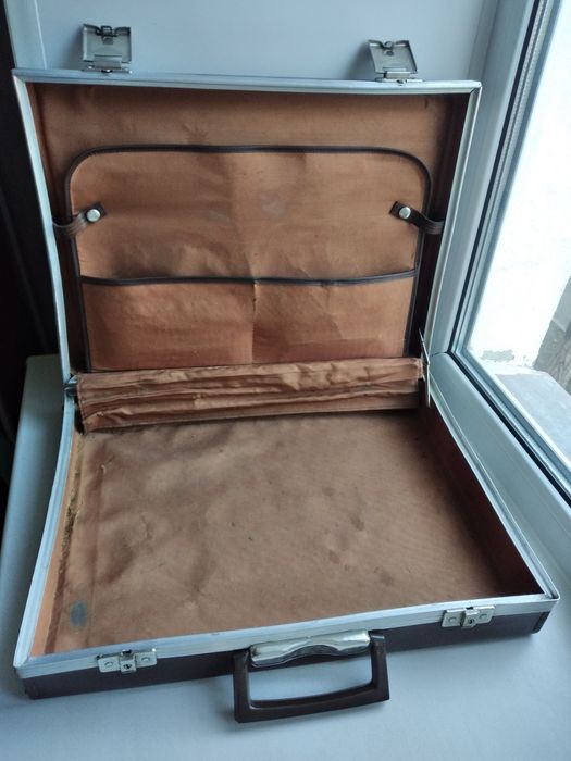 Чемодан дорожный. Чемодан-Дипломат.(Советского времени).