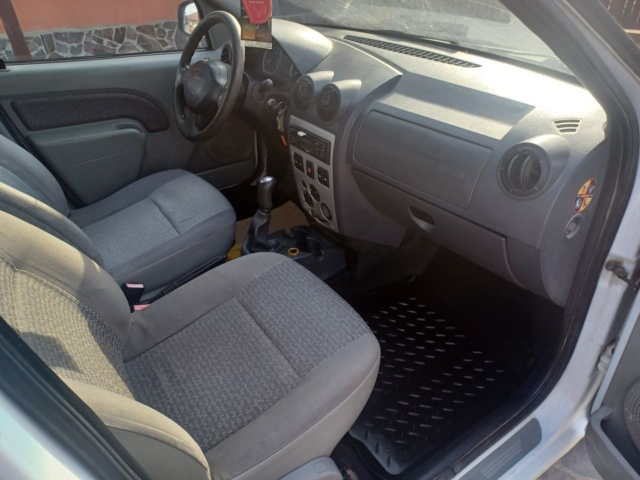 Dacia Logan MCV cu aer condiționat