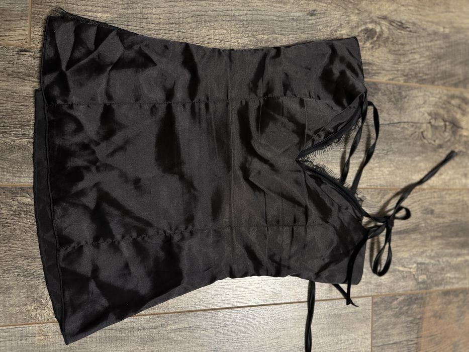 Бюстие Алеса дантела и сатен